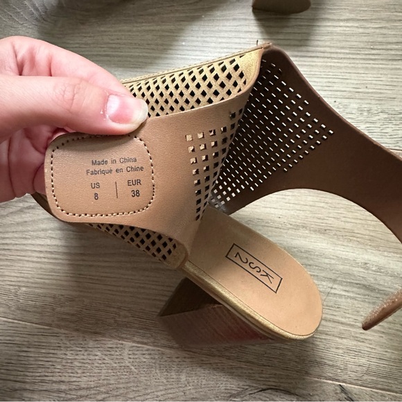 NWOT Peep Toe Heels - Picture 5 of 7